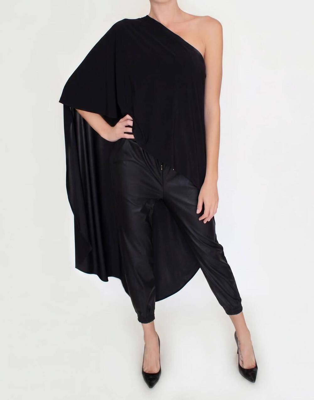 NEW BETSY MOSS elysian drenched cape top in noir